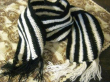 Ručně pletená černo- bílá šála